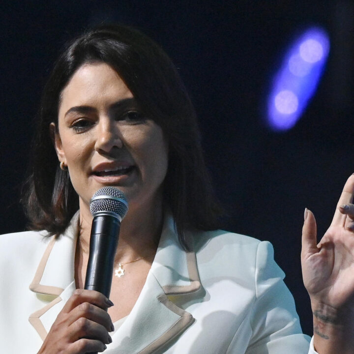 Michelle Bolsonaro cancela ida a ato pela anistia em Copacabana