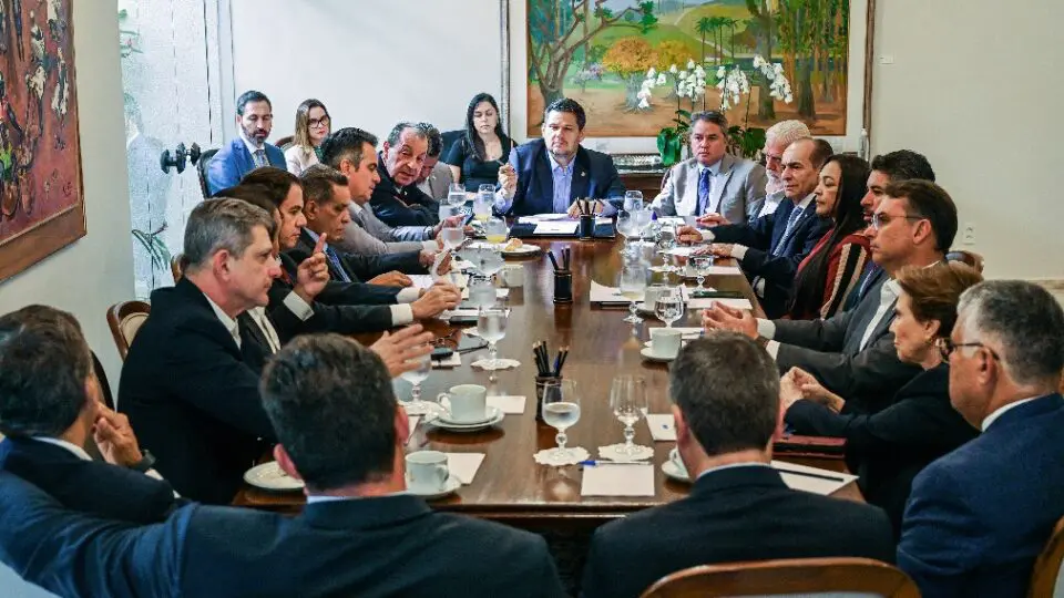 reunião líderes senado moraes