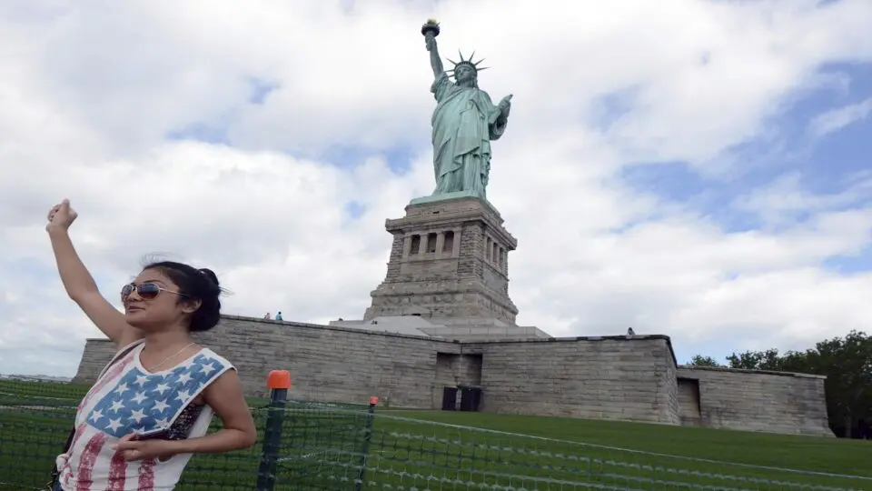 Eurodeputado francês pede que os EUA “devolvam” a Estátua da Liberdade