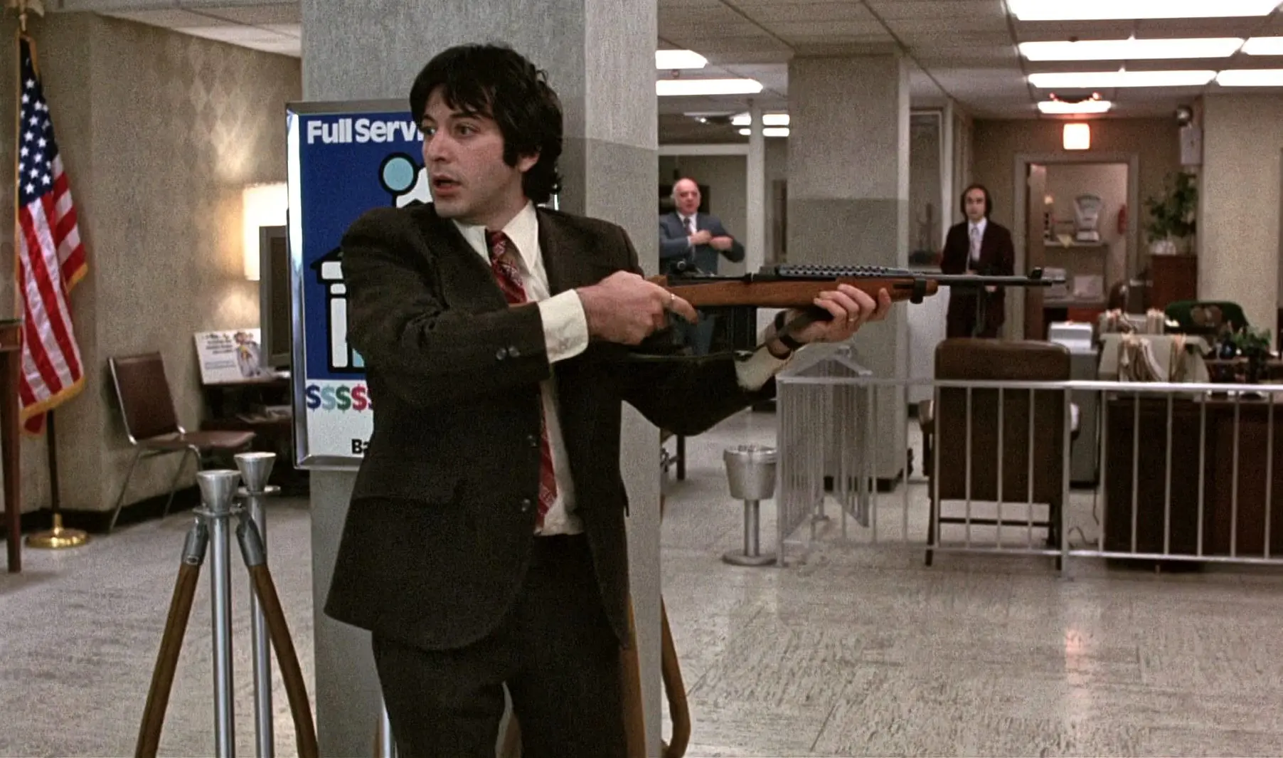 Três anos após viver Michael Corleone em "O Poderoso Chefão", Pacino estrelava outro grande filme