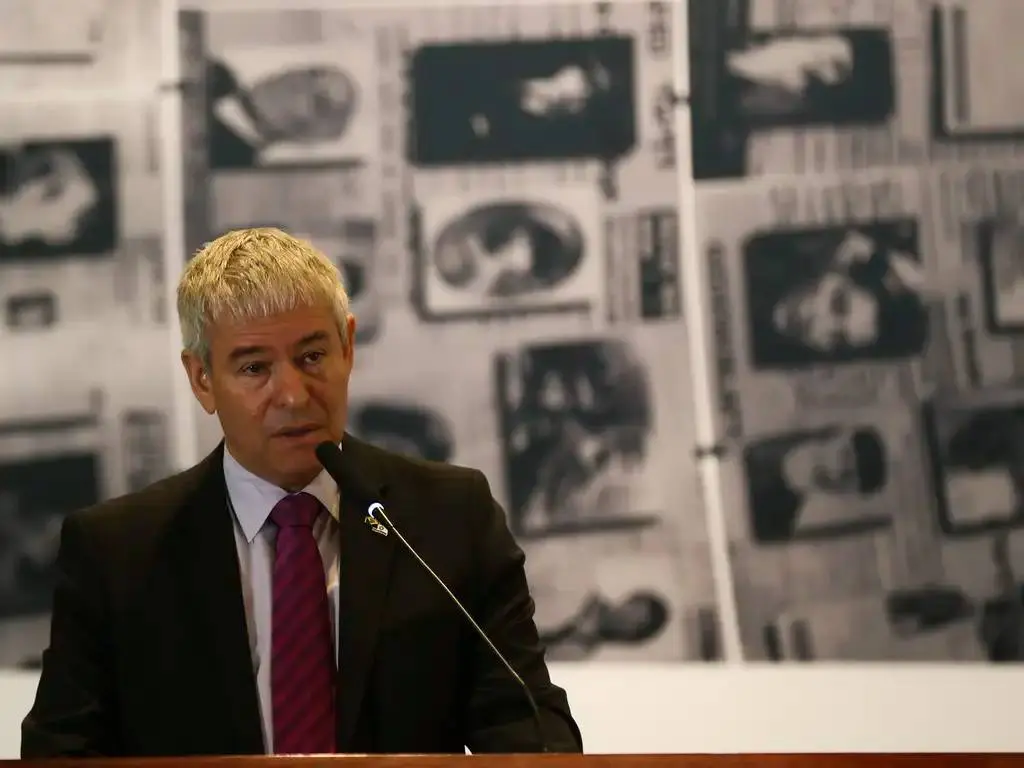 Embaixador de Israel Daniel Zonshine tenta diminuir a tensão com o governo Lula