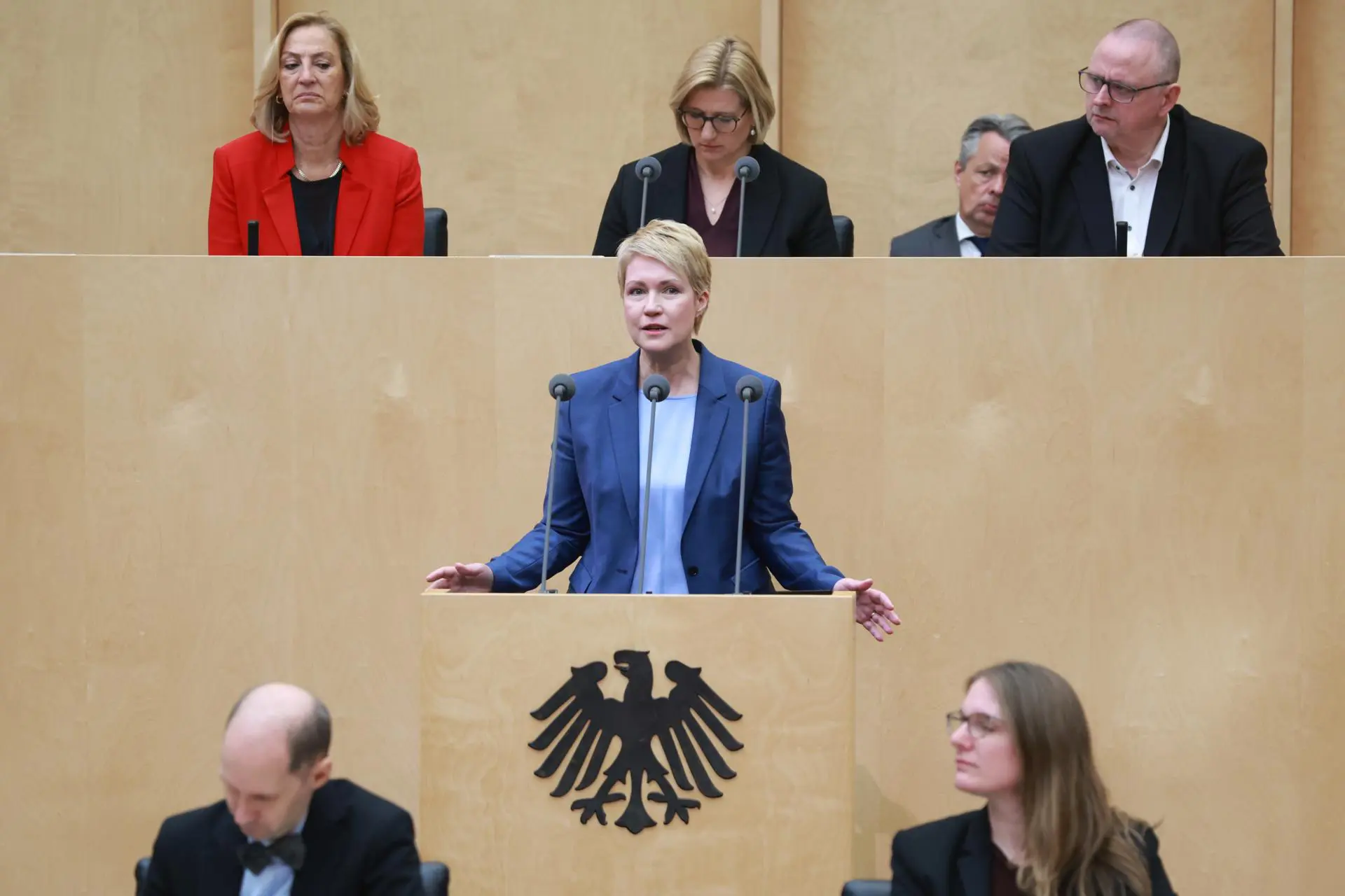 Alemanha aprova pacote trilionário para impulsionar defesa e infraestrutura