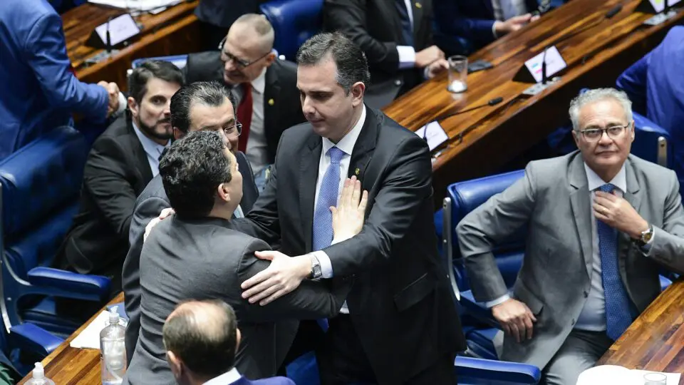 Gastança no Senado