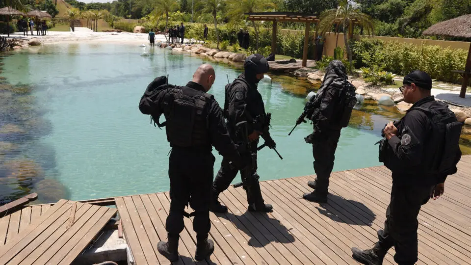 Um dos resorts do crime é alvo de operação da polícia, no Rio.