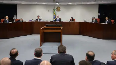 STF nega pedido da defesa de Bolsonaro sobre manifestação da defesa de Mauro Cid