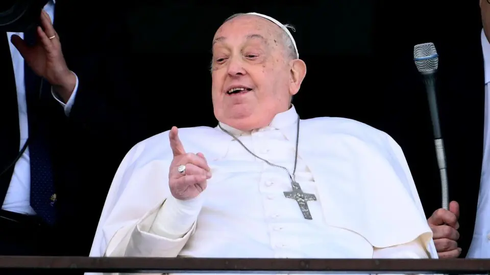 papa francisco recebe alta do hospital