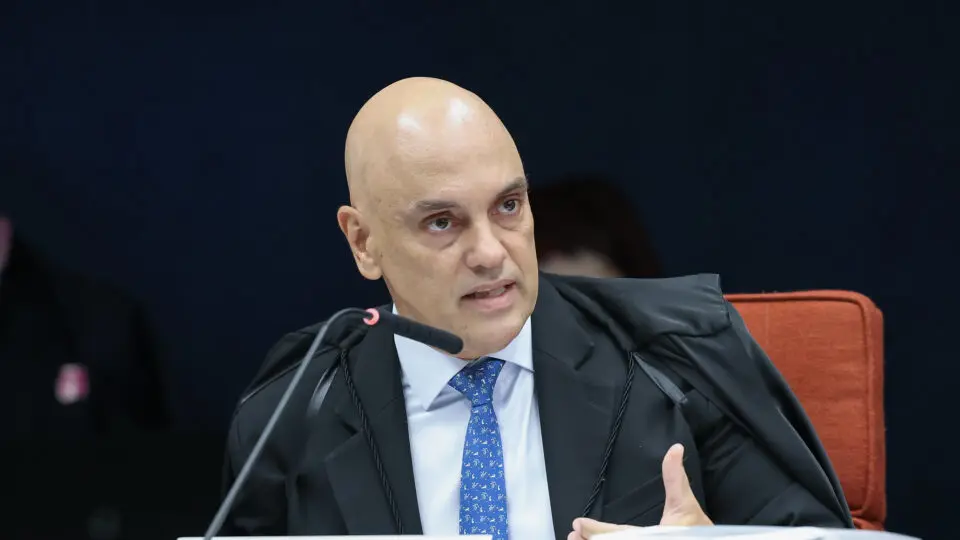 Primeira Turma mantém delação de Cid e competência do STF; julgamento será retomado na quarta