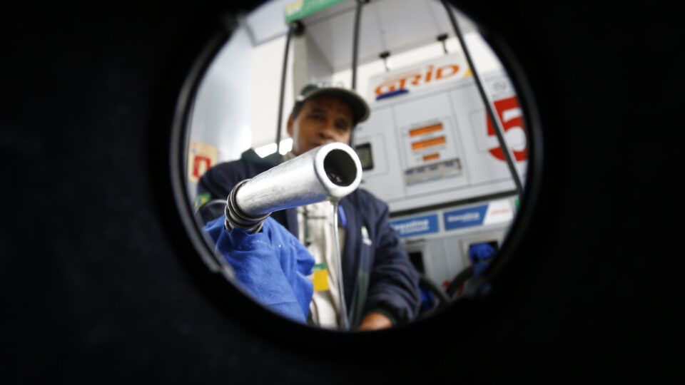 Acordo de R$ 4 bilhões entre União e estados tenta frear alta do preço do diesel
