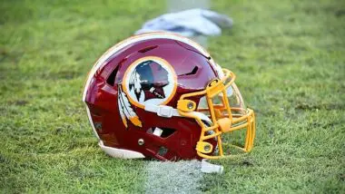 Capacete dos Redskins: escudo "cancelado" pela militância woke