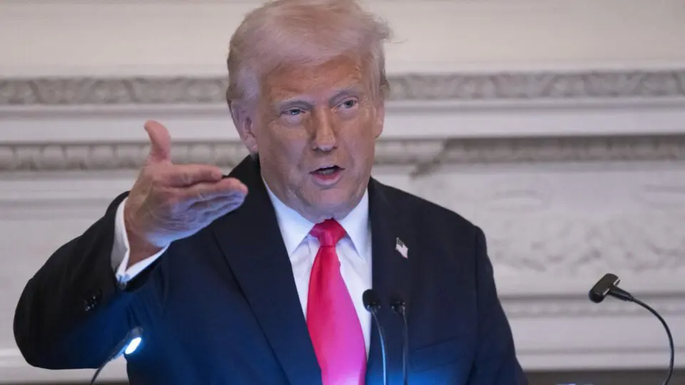 Trump descarta "pausa" nas tarifas e promete acordos justos aos que negociarem
