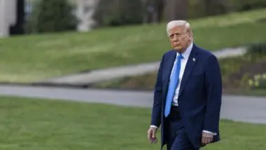 Trump adverte Irã e diz que “coisas muitos ruins” vão acontecer se regime não dialogar com os EUA