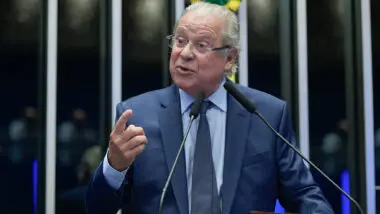 “Críticos dizem que mensaleiros querem voltar; nós nunca saímos”, diz José Dirceu