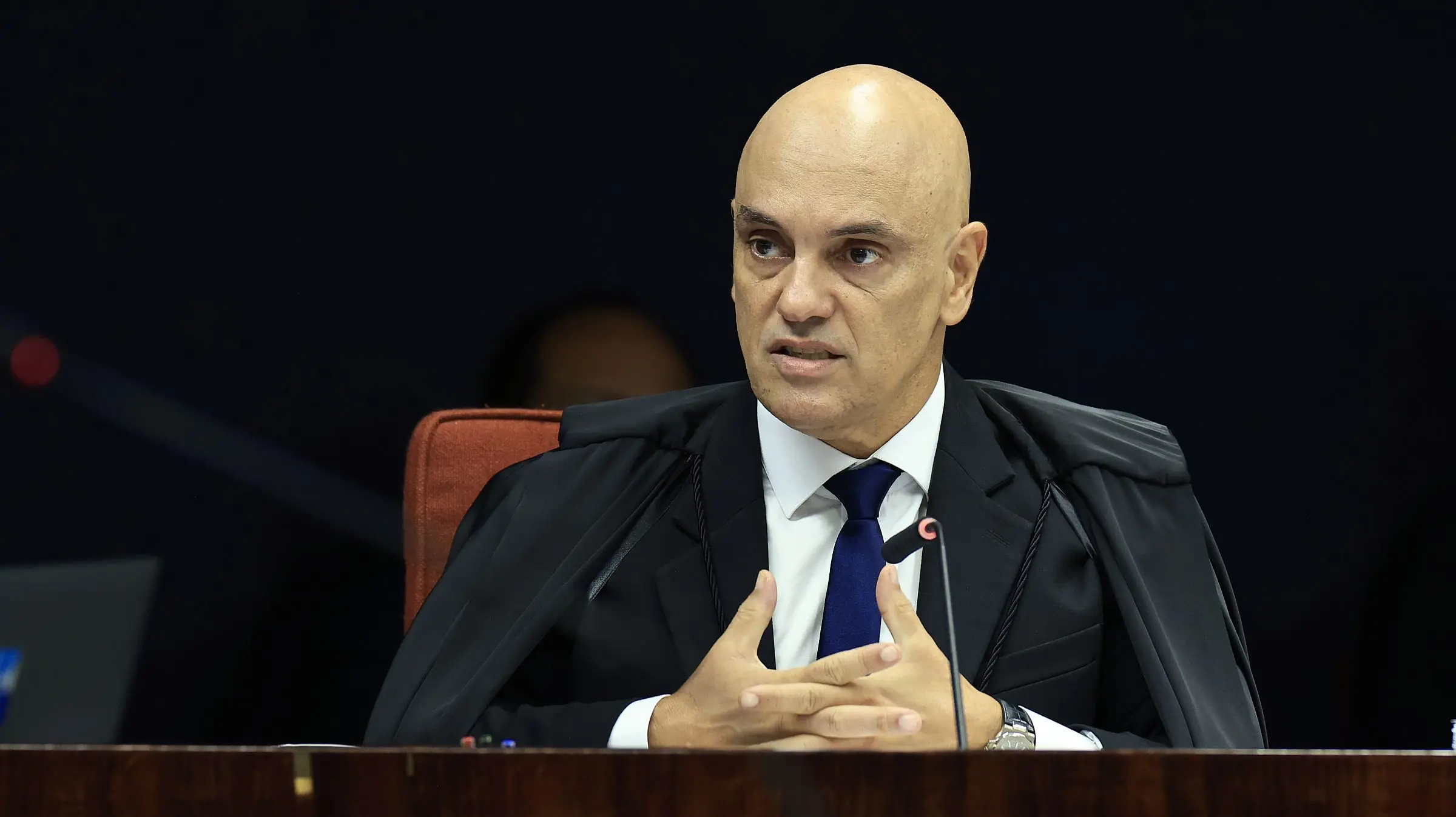 Defesa de ex-assessor de Bolsonaro pede revogação de prisão