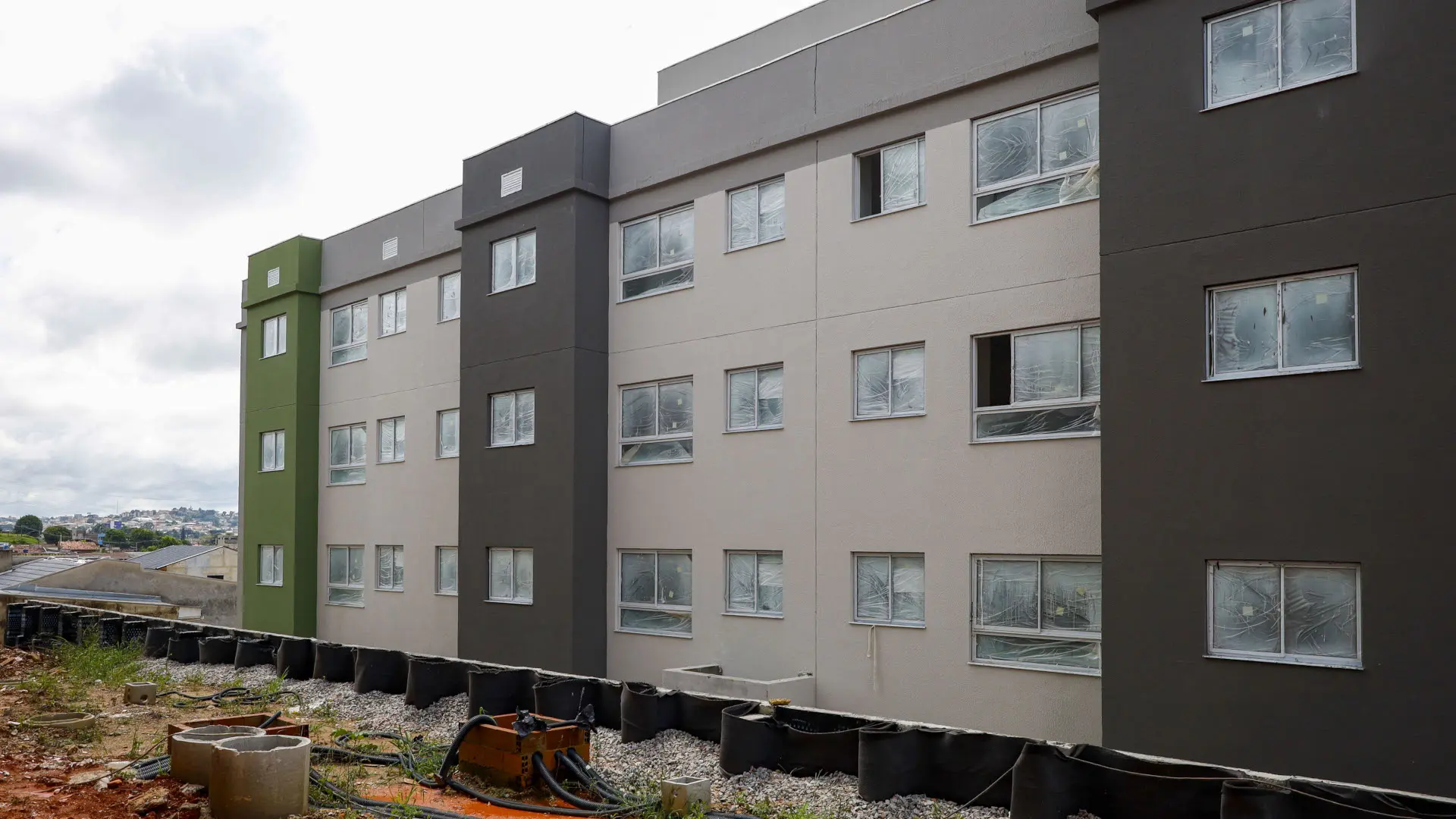 Obras do Residencial Best Life, situado no bairro Atuba. Curitiba planeja oferecer 20 mil novas unidades habitacionais. 