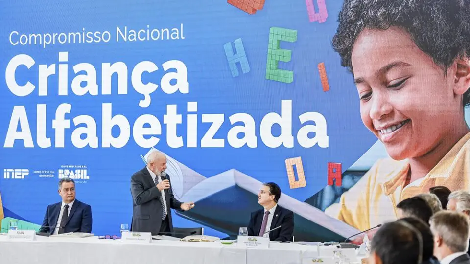Alfabetização - Indicador Criança Alfabetizada no lugar do Saeb