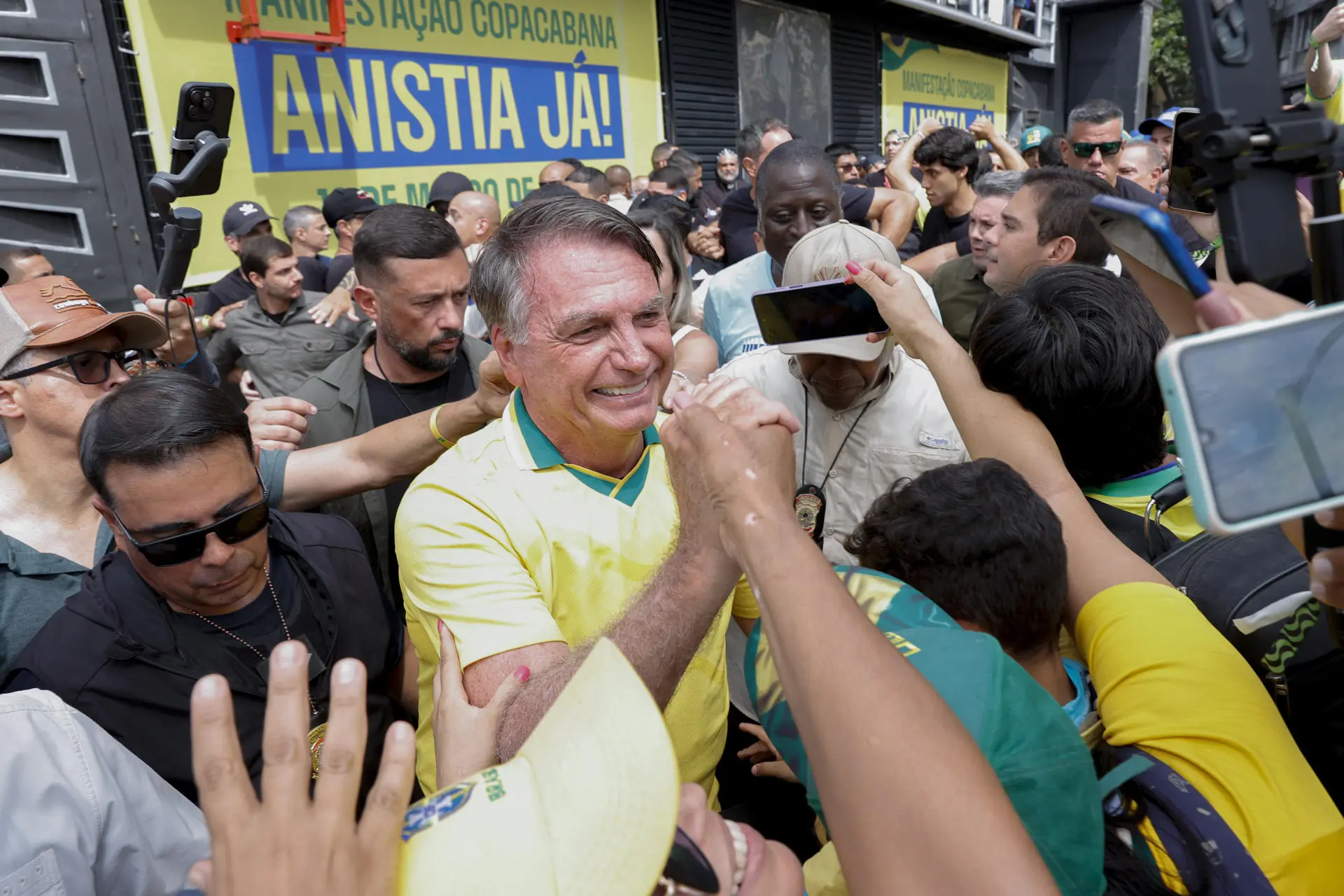 Ato pela anistia de Bolsonaro em Copacabana