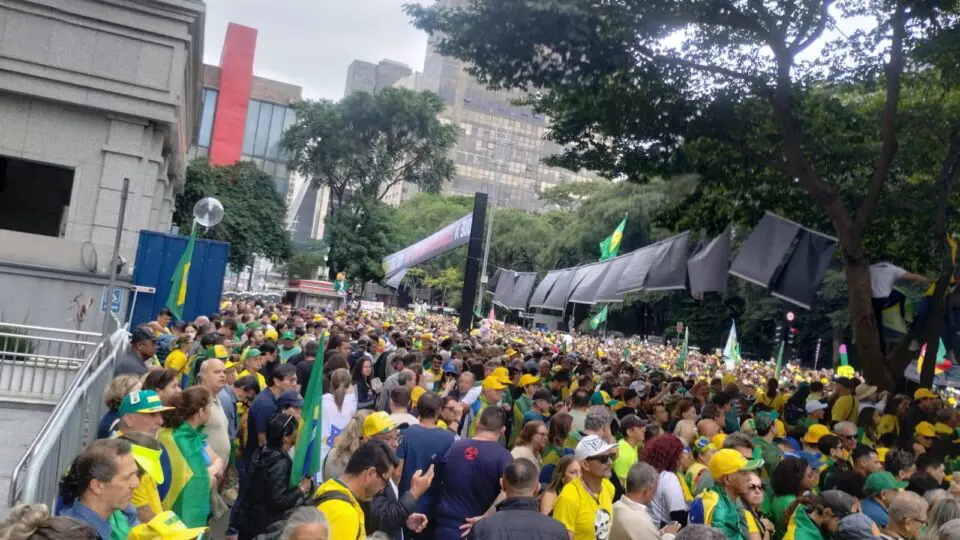 Manifestação pró-anistia na Avenida Paulista