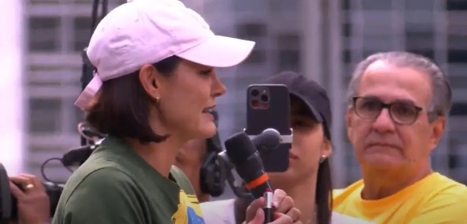 Michelle Bolsonaro cabeleireira Débora símbolo anistia