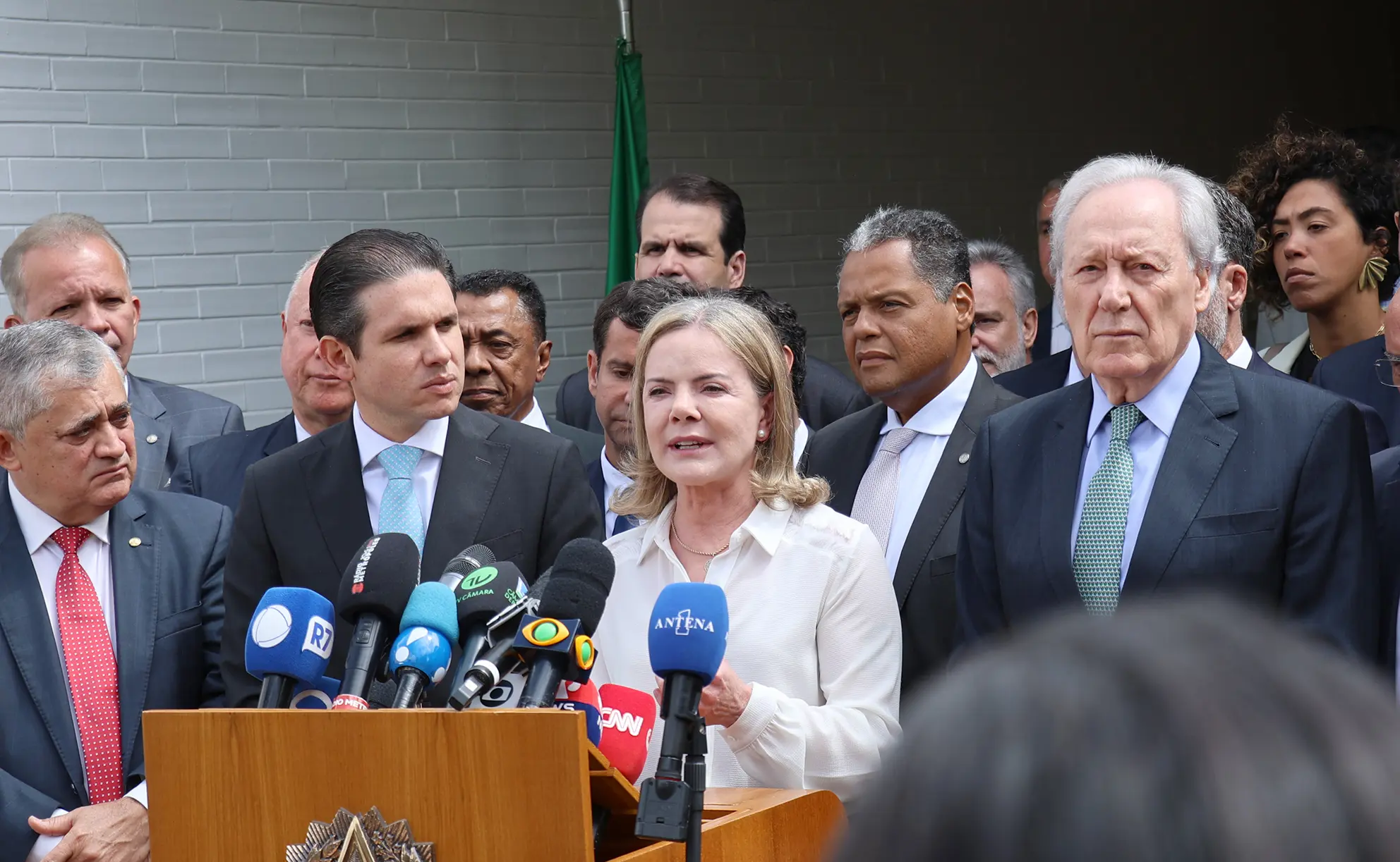 Governo aposta em PEC da Segurança para melhorar popularidade e enfraquecer anistia