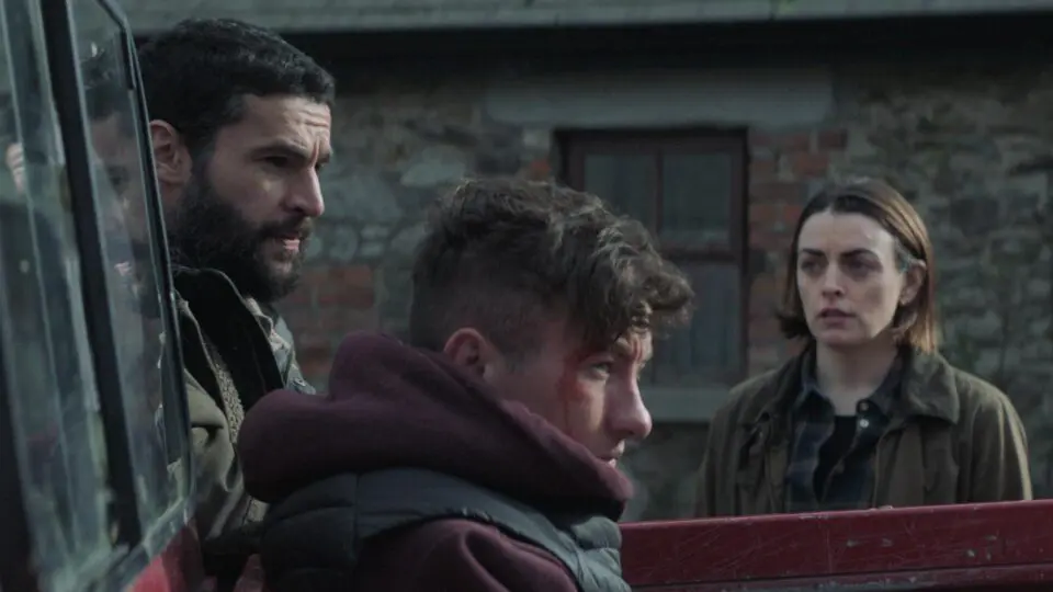 Christopher Abbot (Michael), Barry Keoghan (Jack) e Nora-Jane Noone (Caroline)