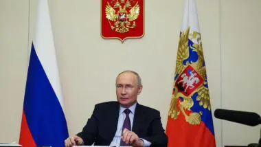 Rússia condena quatro jornalistas a mais de 5 anos de prisão por colaborar com Navalny