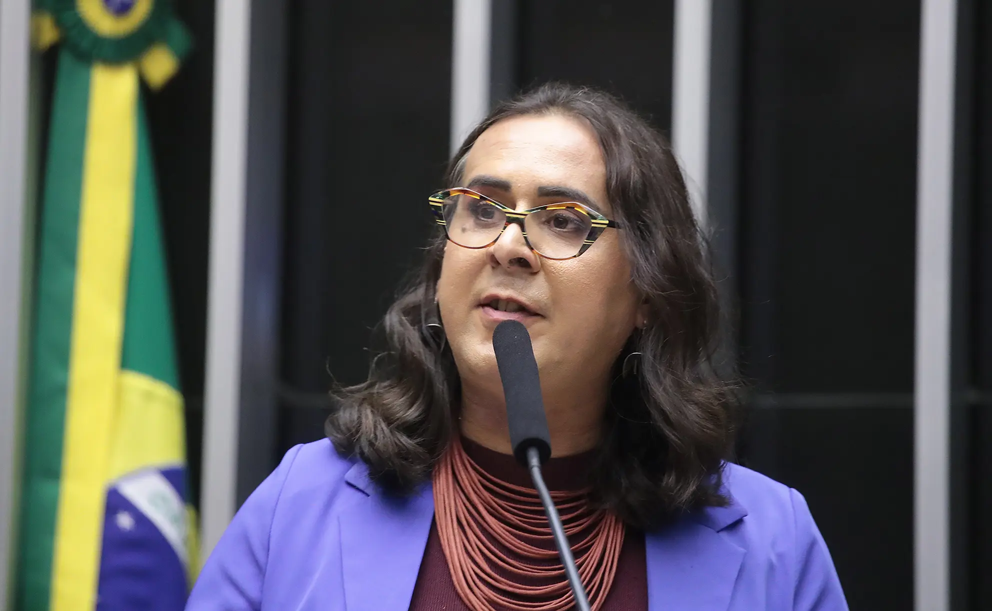 Após Erika Hilton, Duda Salabert diz ter gênero alterado em visto para os EUA