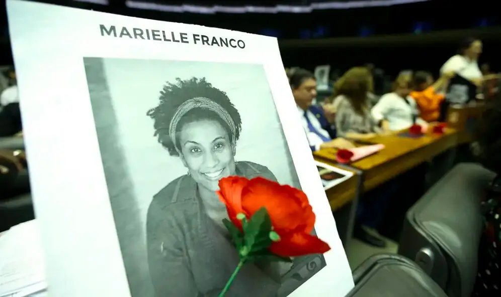 O campo progressista ficou em silêncio após Alexandre de Moraes liberar da prisão Chiquinho Brazão, acusado de mandar matar Marielle Franco.