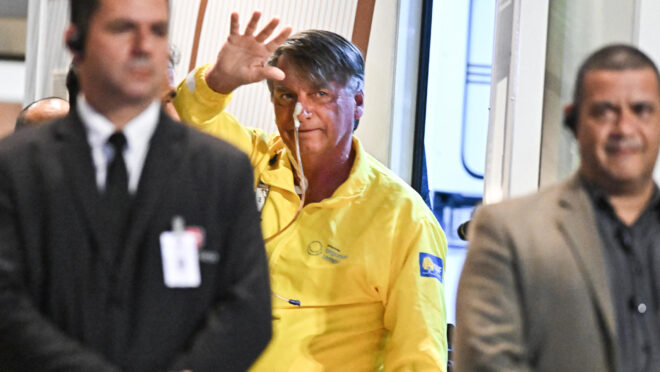 Facada fake? Bolsonaro segue com sequelas graves após ataque