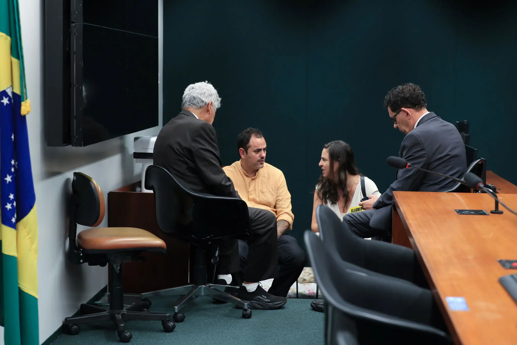 Motta suspende análise de cassação de Glauber Braga por 60 dias