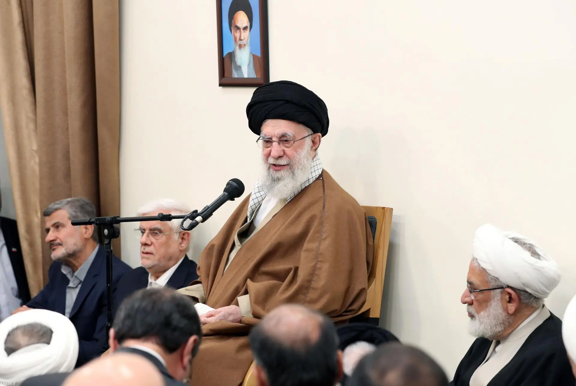 Irã rejeita negociar com os EUA o fim do enriquecimento de urânio