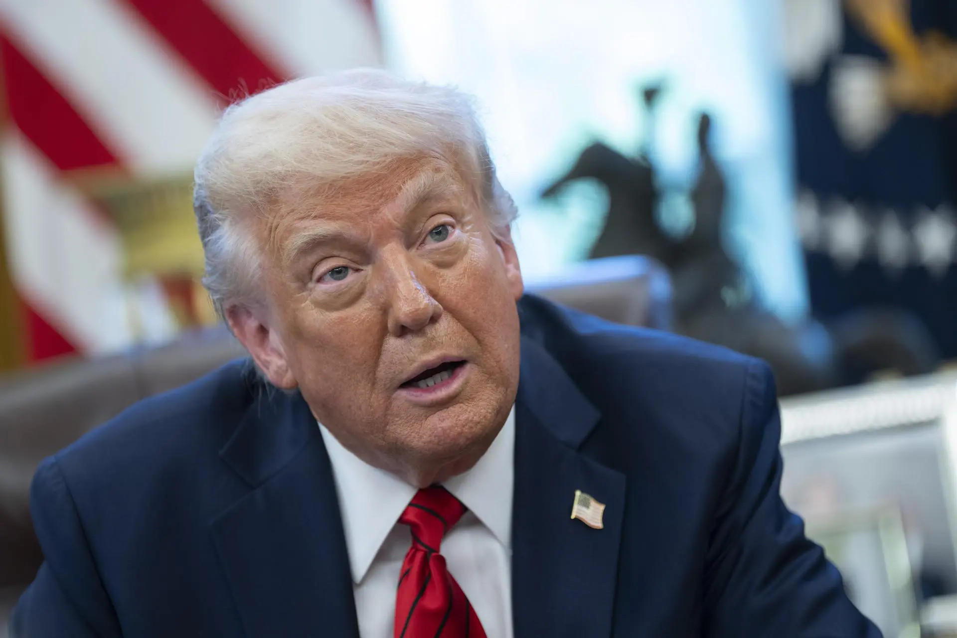 Trump diz que fechará acordos tarifários com "todos os países" nas “próximas três ou quatro semanas”