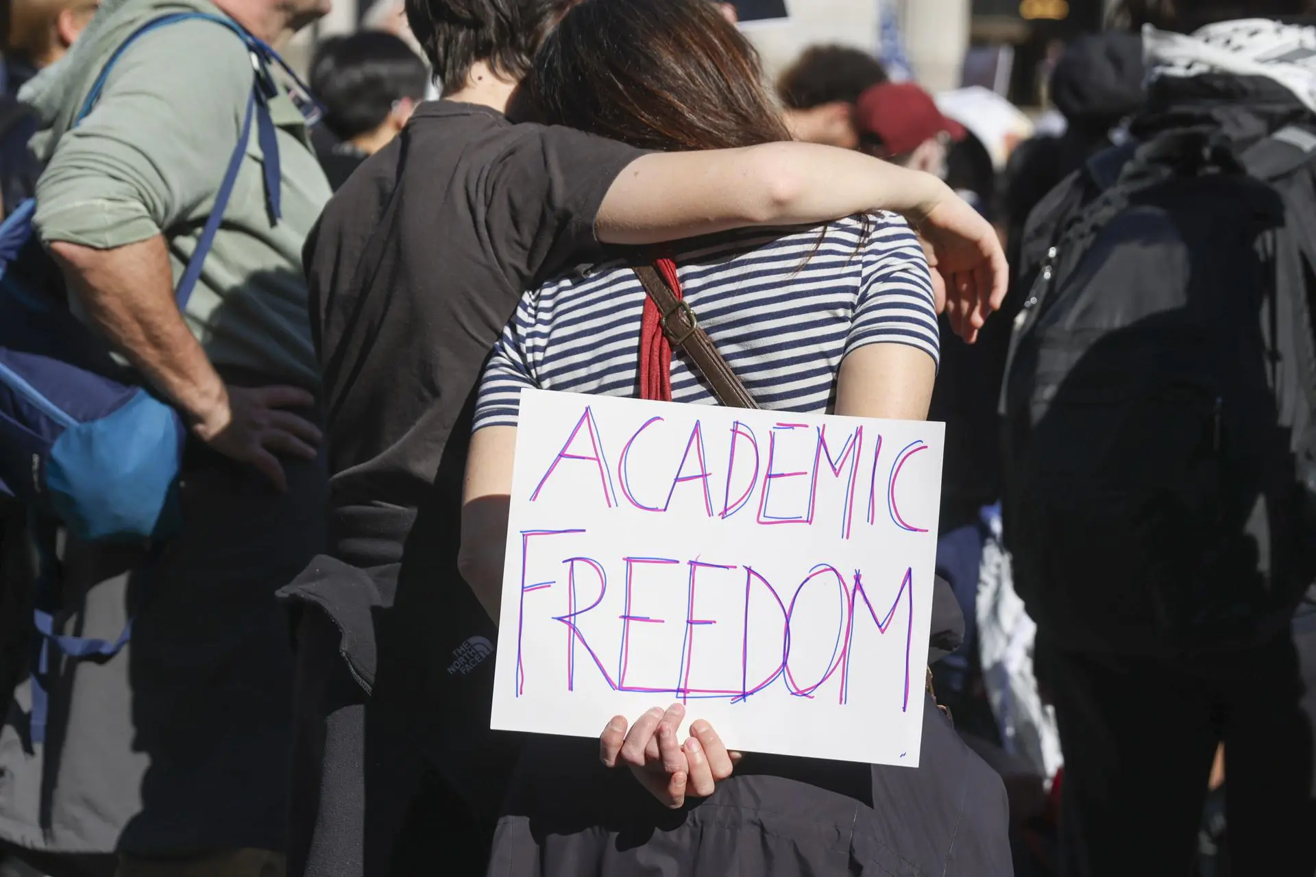 rotesto de estudantes americanos, nesta semana. contra a suposta influência de políticos conservadores na administração das universidades.