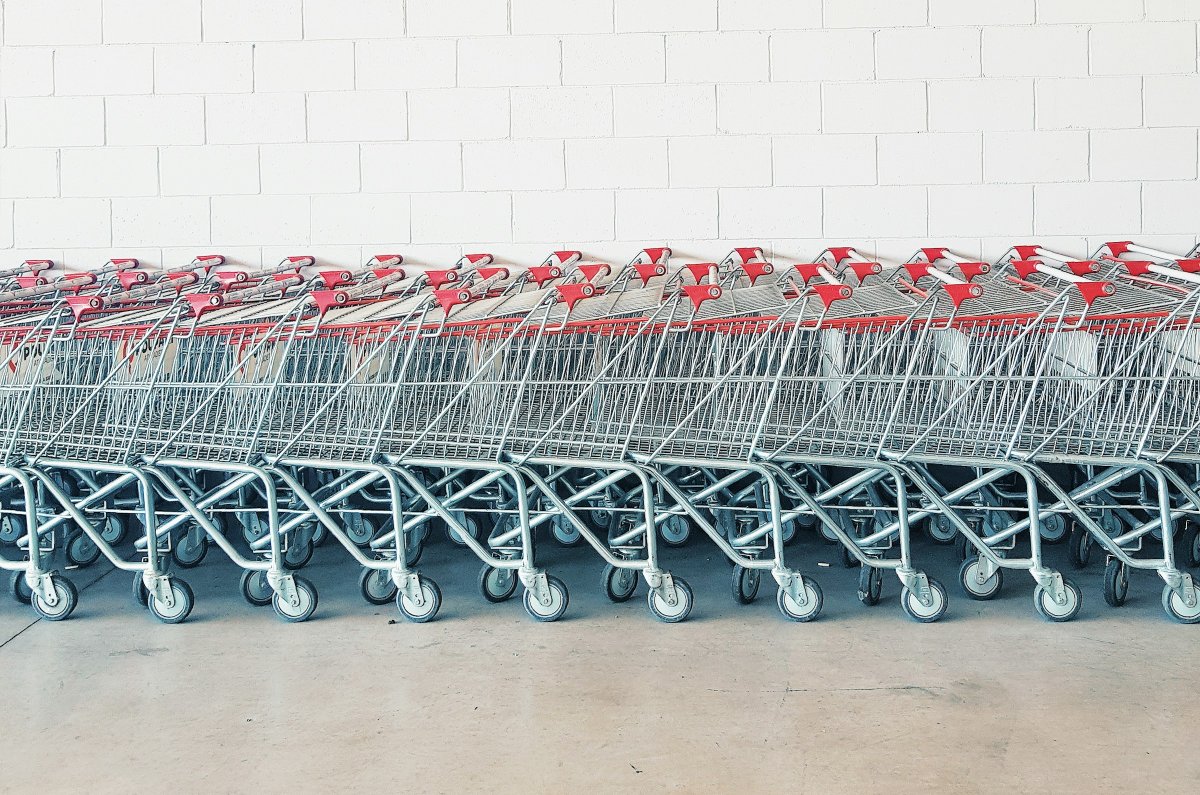 Setor de supermercados faturou mais de R$ 1 trilhão em 2024 no Brasil.