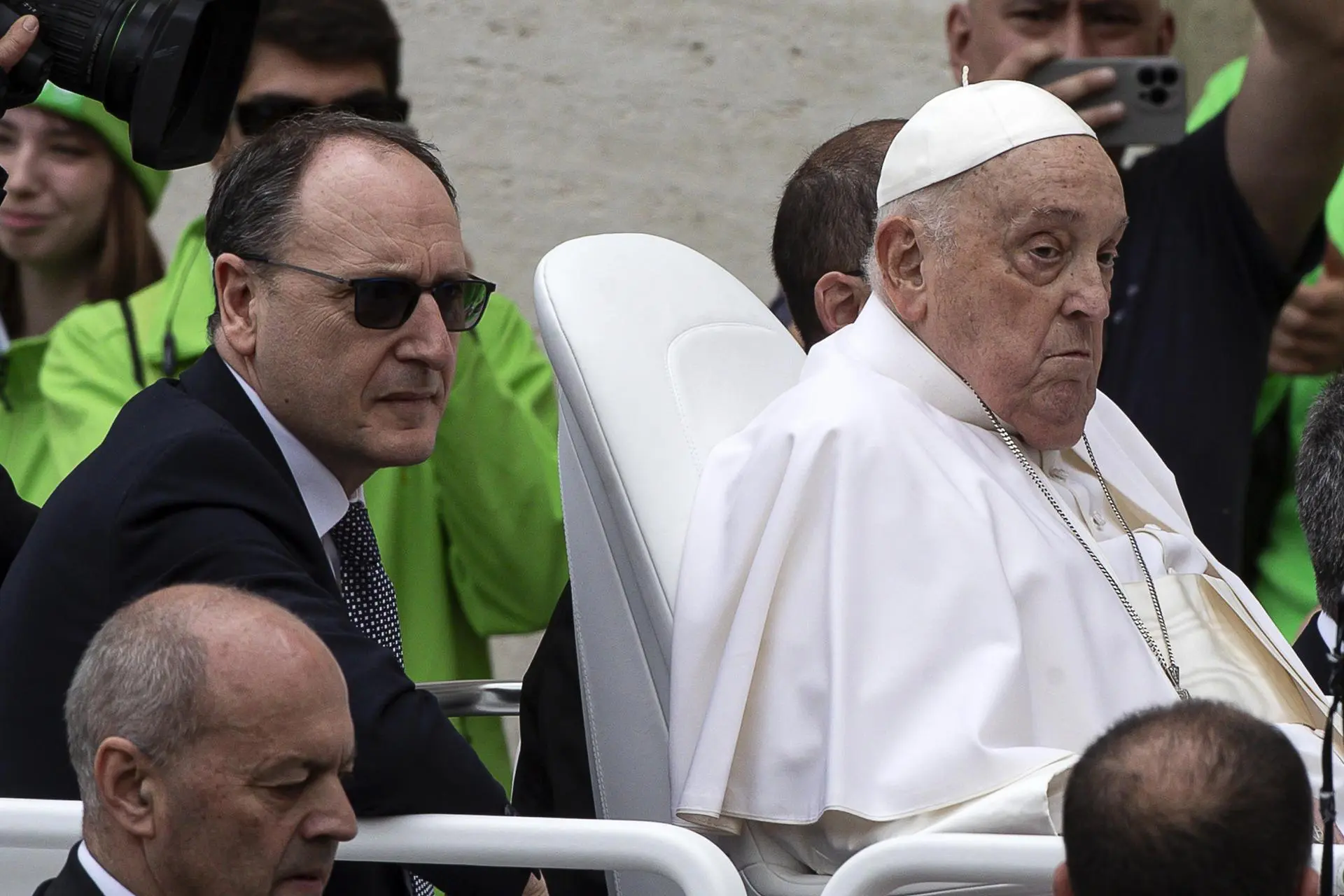 Discreto e leal: quem é o enfermeiro que permaneceu ao lado do papa Francisco até seus últimos dias