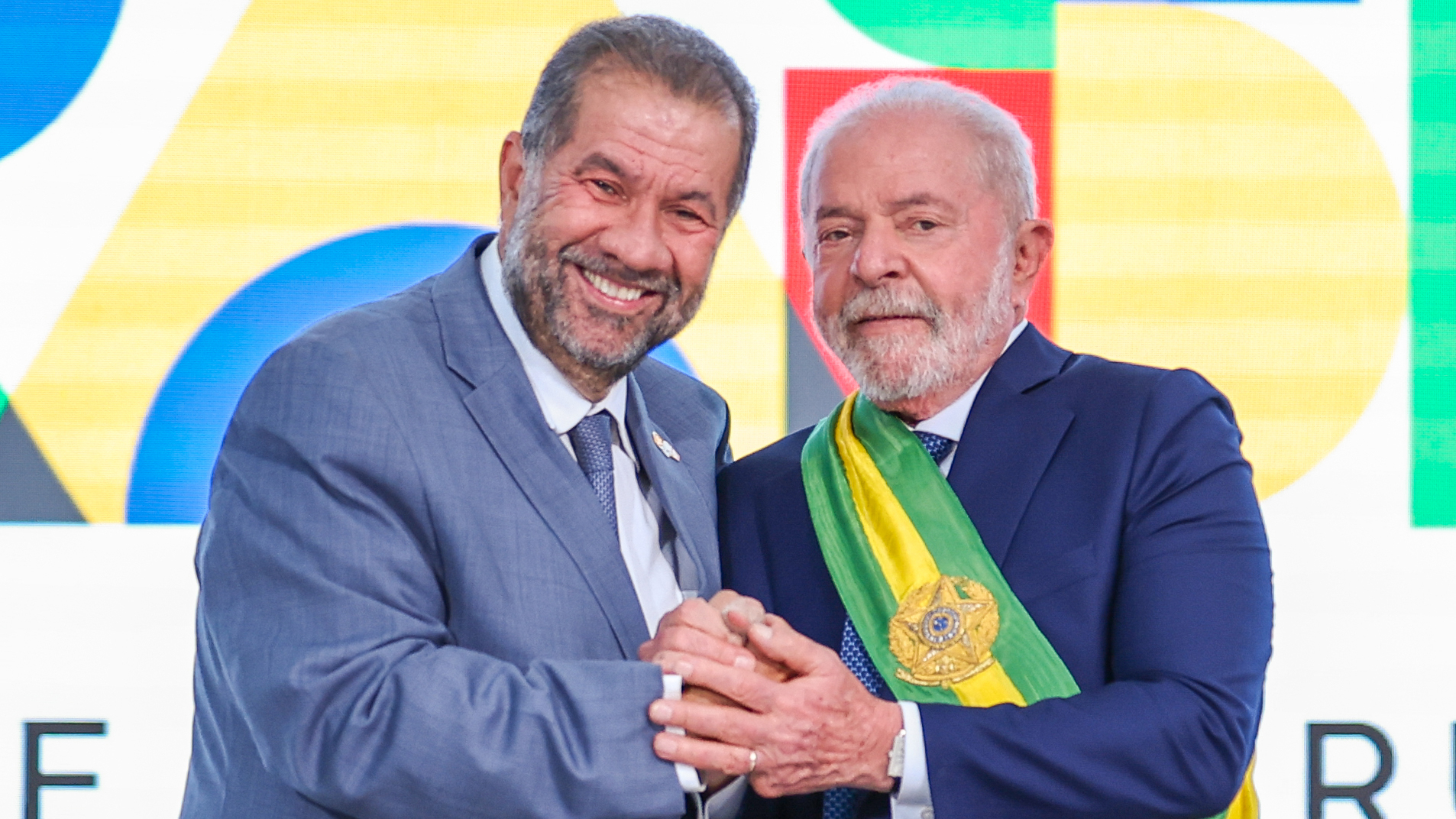 Lula mobiliza ministros para tentar conter crise deflagrada por fraude bilionária no INSS