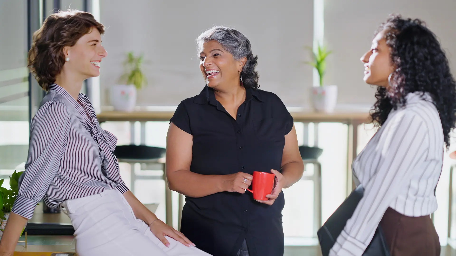 Diversidade geracional enriquece rotinas em corporações.