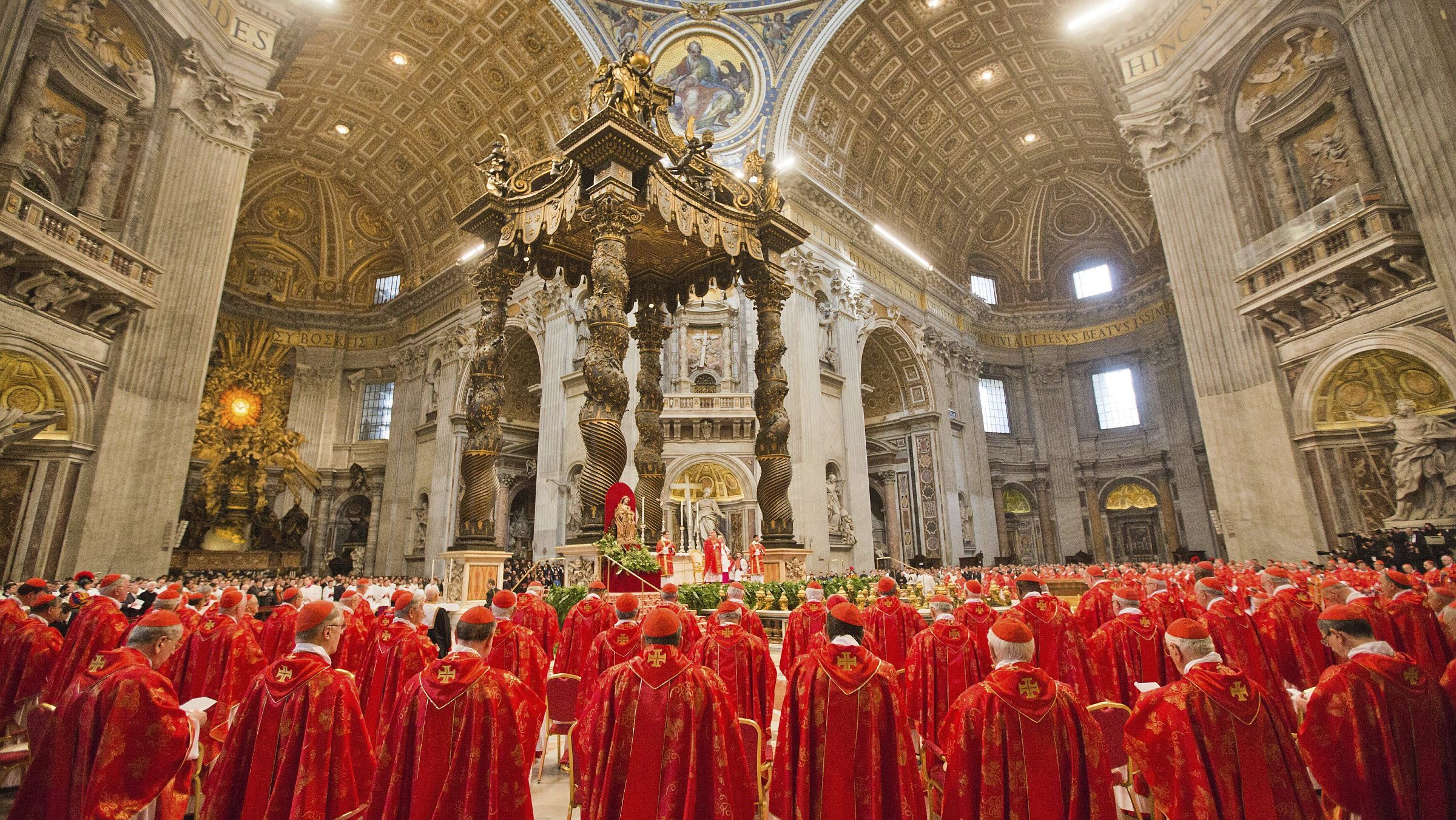 Cardeais eleitores participam da missa pro eligendo pontifice, que antecedeu o conclave de 2013.