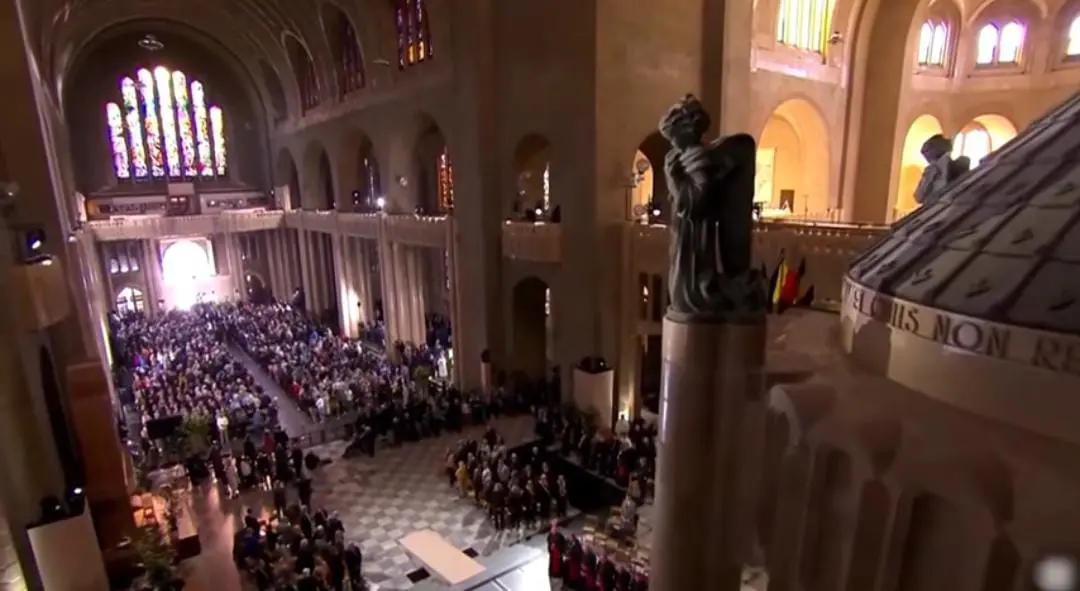 No documentário Especial Papado aparece a imagem da Santa Sé