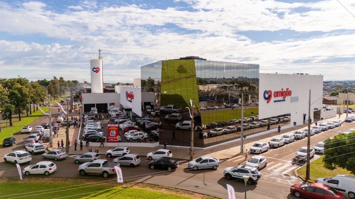 Nova unidade do Amigão Supermercados fica em Maringá.