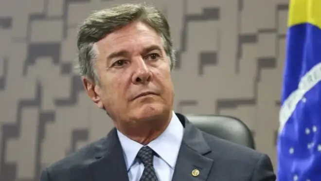 Moraes pede documentos à defesa de Collor para justificar prisão domiciliar