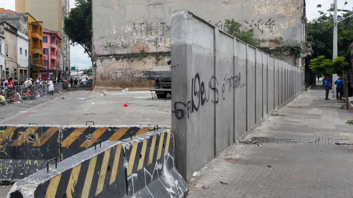 Muro na Cracolândia