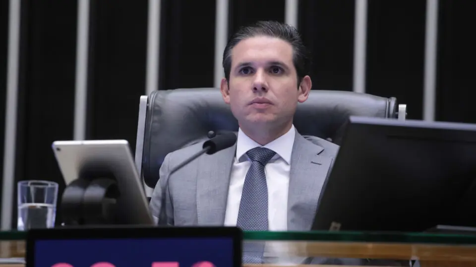“Judiciário está se metendo tudo, isso não é bom”, diz Hugo Motta