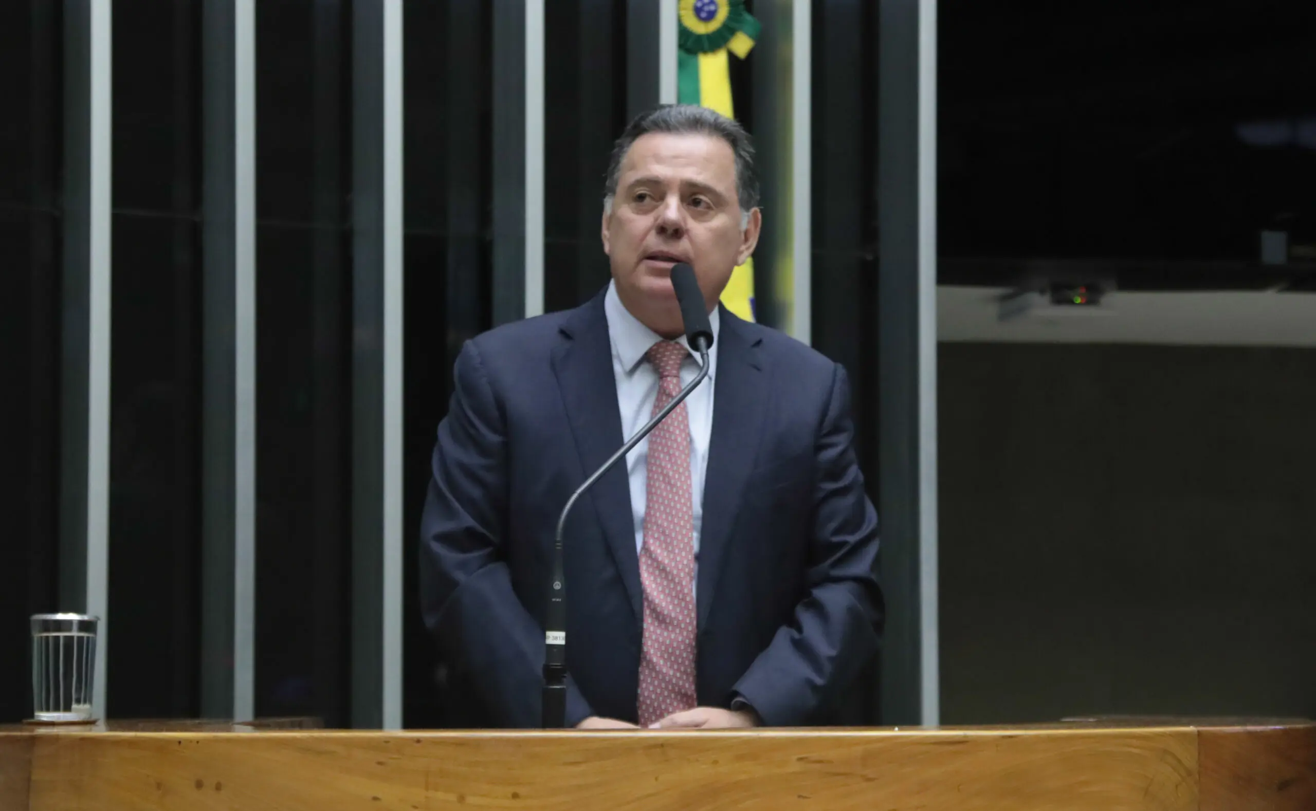 Executiva do PSDB autoriza fusão com Podemos