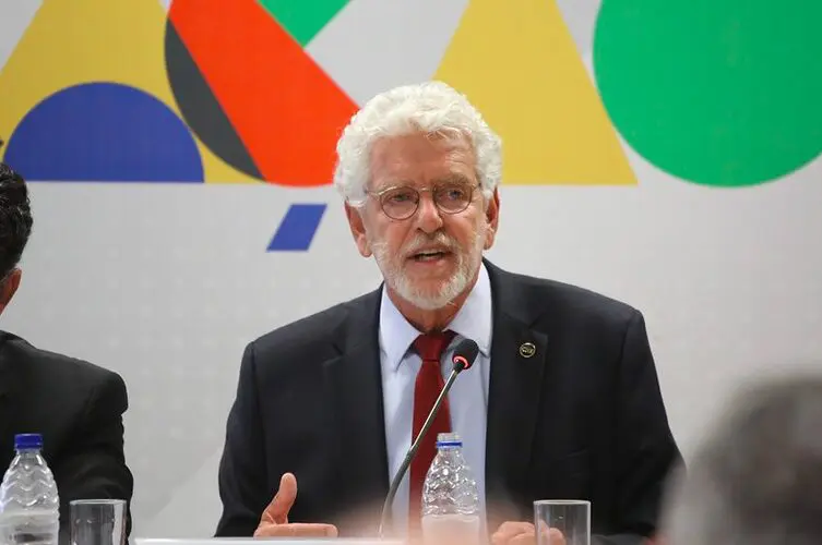 Cesar Callegari: contrário a propostas que ganharam força nos últimos anos, como o homeschooling, os vouchers e as escolas cívico-militares