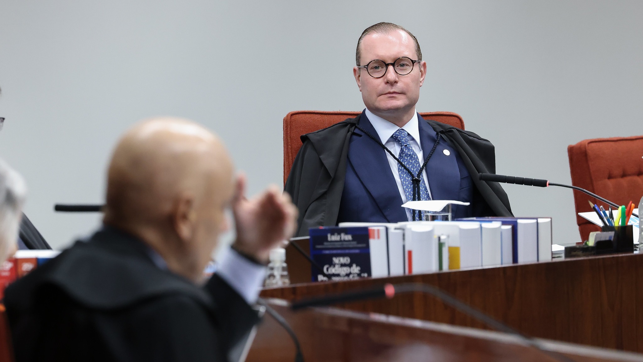 Cristiano Zanin foi sorteado para relatar ação do PT que tenta impedir instituições do Brasil de aplicar a Lei Magnitsky contra Alexandre de Moraes