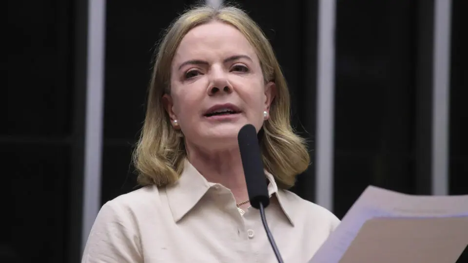 Ministra Gleisi Hoffmann diz que governo focará em fim da escala 6x1 no Congresso