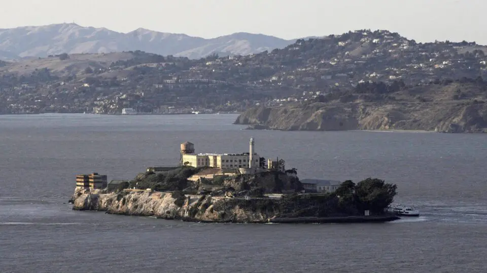 trump prisão alcatraz