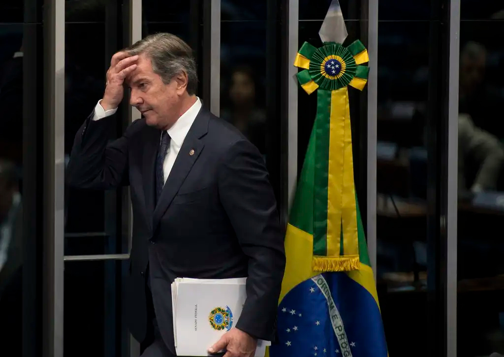 Ex-presidente Fernando Collor foi preso em decorrência da Lava Jato, que apreendeu provas de depósitos feitos por doleiro.