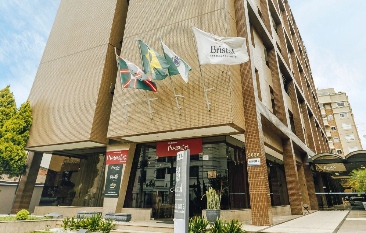 Revitalização do Bristol Upper Hotel começou em 2024.