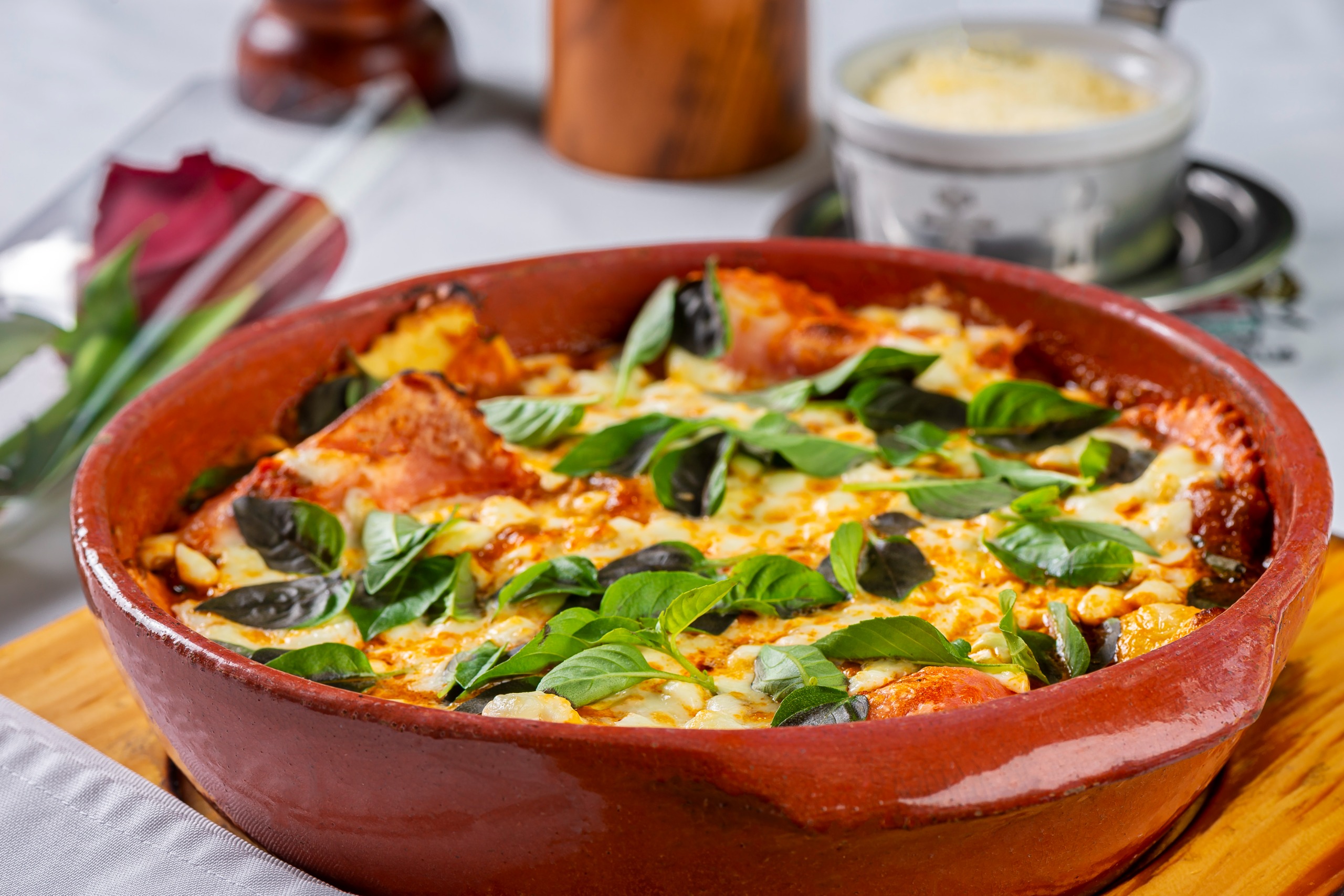 Raviolonne de la Mamma é a sugestão especial da Lellis Trattoria para o Dia das Mães: um prato pensado para reunir famílias em torno da boa mesa e do acolhimento que já é marca registrada da casa.